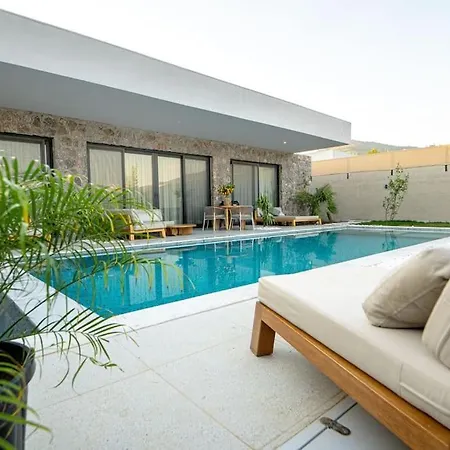 Villa Viohouses 5- Luxury Private Korunakli Oezel Havuzlu