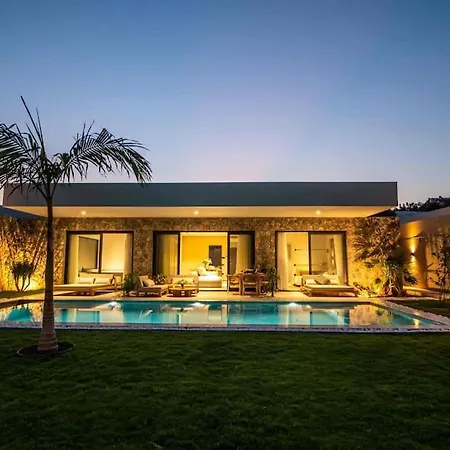 Viohouses 5- Luxury Private Korunakli Oezel Havuzlu 빌라