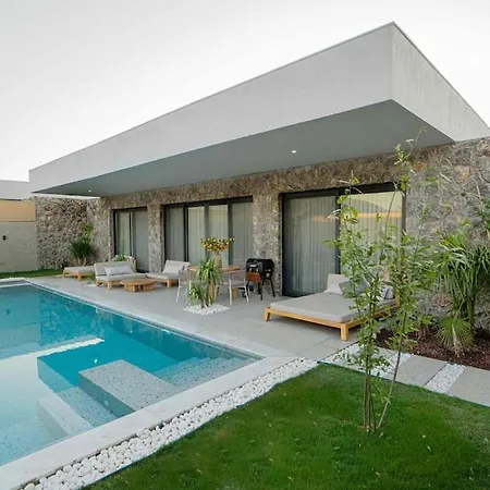 Viohouses 5- Luxury Private Korunakli Oezel Havuzlu * 페티예