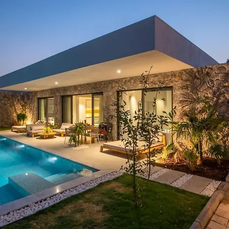 Viohouses 5- Luxury Private Korunakli Oezel Havuzlu 빌라